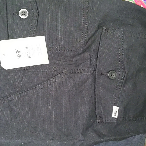 VANS BLACK CARGO SHORTS - Picture 2 of 4